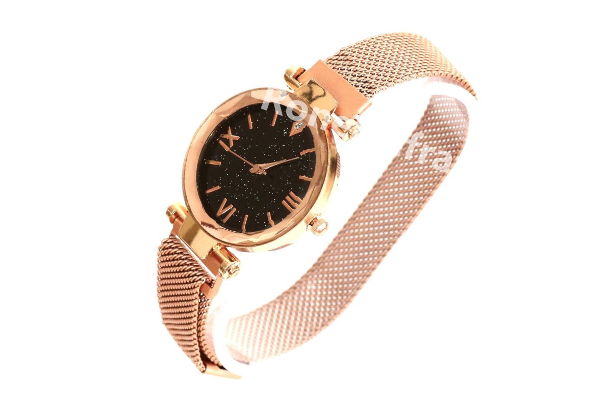 A stunning jewel watch in rose gold color with a fashionable look